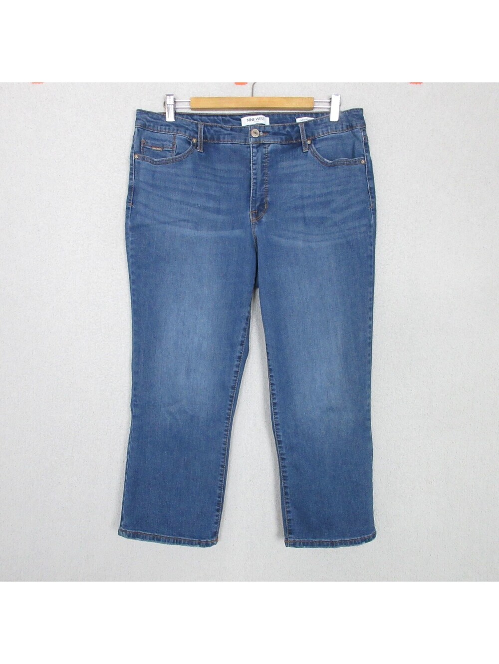 Nine West Chrystie Capri Jeans Women’s Size 14 Blue Stretch Denim Mid Rise 36x24 - Picture 1 of 12